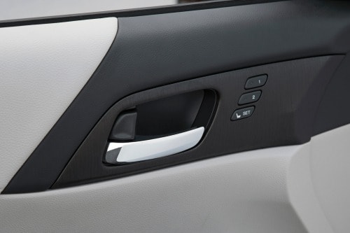 2014 Honda Accord EX-L V-6 w/Navigation Sedan Interior Detail