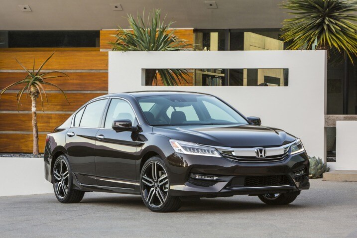 2017 Honda Accord On Now Priced At 23 190 Edmunds Torrance California The Carryover 2017 Honda Accord Midsize Sedan And Coupe Arrive At Dealerships Today