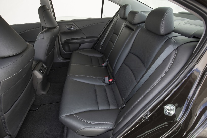 2017 Honda Accord Pictures 622 Photos Edmunds Designed for expedience and entertainment, the accord sedan's technologies allow you to get the most out of every drive. 2017 honda accord pictures 622 photos