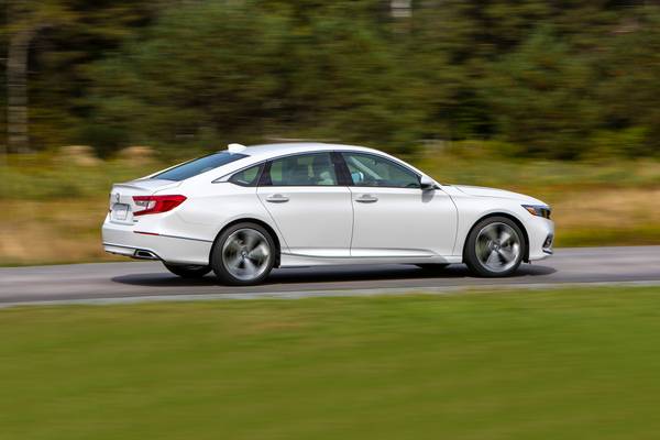 2019 Honda Accord Vs 2019 Buick Regal Sportback