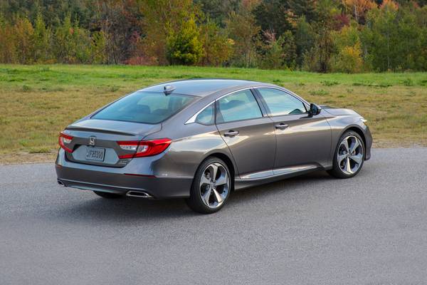 2019 Honda Accord Vs 2019 Buick Regal Sportback
