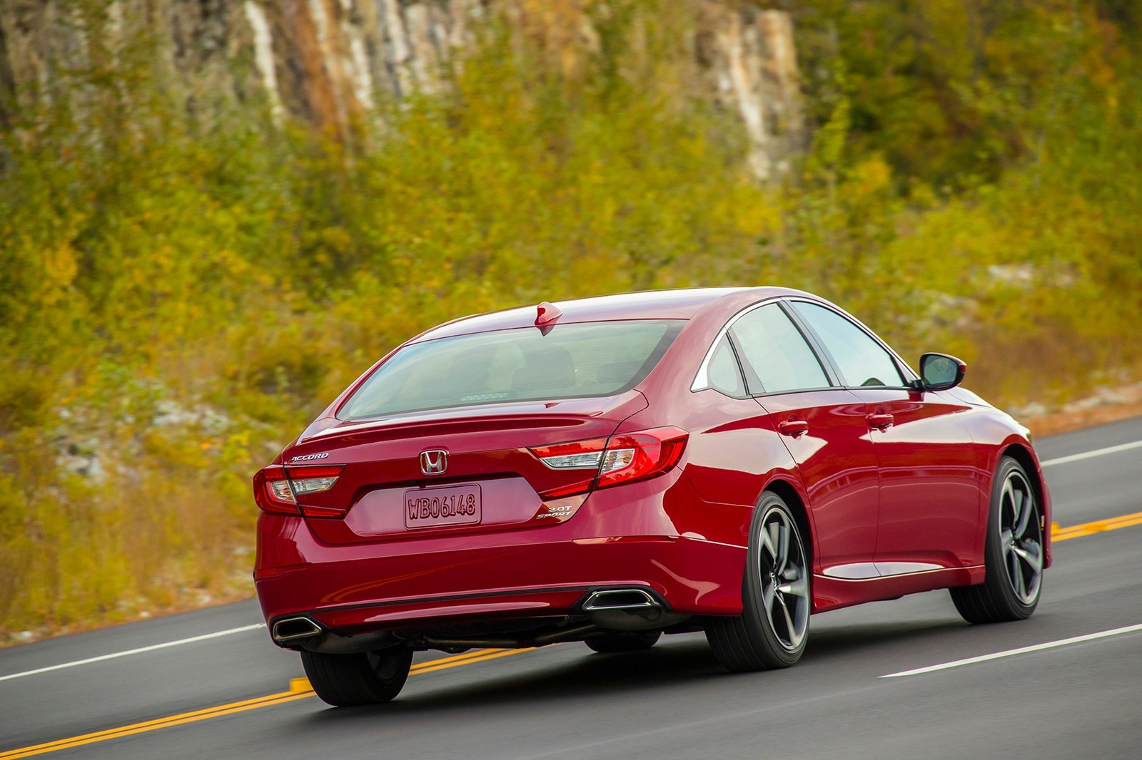Best Midsize Sedans Top Rated Cars For 2019 Edmunds