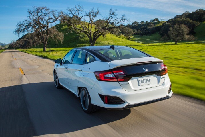 2017 Honda Clarity First Drive Edmunds The 2017 Honda Clarity Fuel Cell Vehicle Is A Zero Emission Five Penger Midsize Sedan That Runs On Electricity Generated Onboard Using Compressed