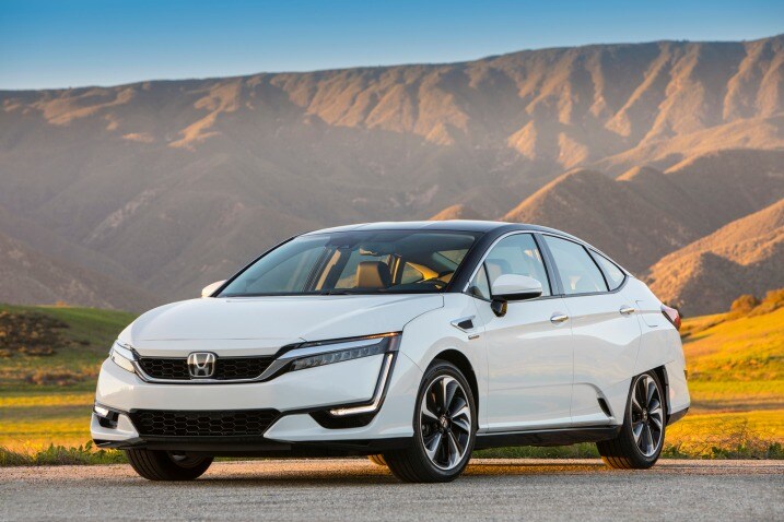 2017 Honda Clarity First Drive Edmunds The 2017 Honda Clarity Fuel Cell Vehicle Is A Zero Emission Five Penger Midsize Sedan That Runs On Electricity Generated Onboard Using Compressed