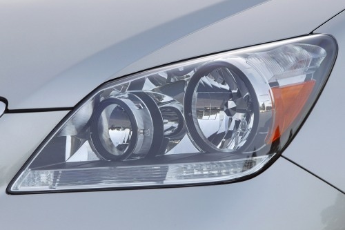 2006 Honda Odyssey Headlamp Detail