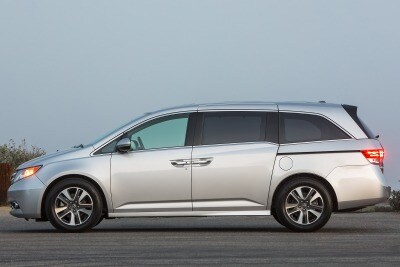 Used 2016 Honda Odyssey Ex L Minivan Features Specs Edmunds 2016 Honda Odyssey Touring Elite Penger Minivan Exterior Shown