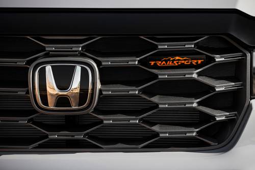 Honda Passport TrailSport 4dr SUV Front Badge