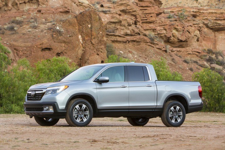 2017 Honda Ridgeline Fuel Economy Climbs Edmunds 2017 Honda Ridgeline Fuel Economy Climbs