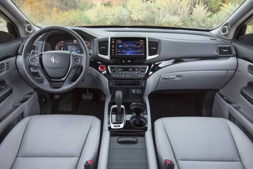 2017 Honda Ridgeline RTL-E Crew Cab Pickup Dashboard Shown