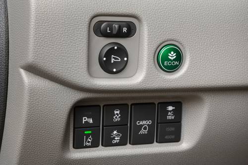 2017 Honda Ridgeline RTL-E Crew Cab Pickup Interior Detail