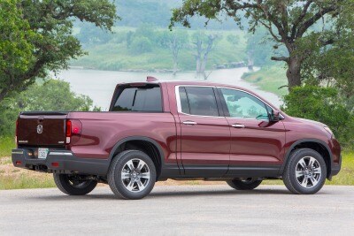 2017 Honda Ridgeline Crew Cab Review Edmunds 2017 Honda Ridgeline Crew Cab Review