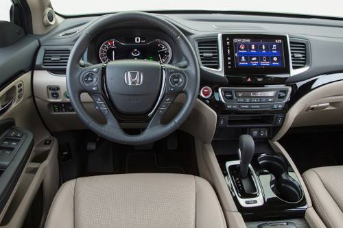 2017 Honda Ridgeline RTL-E Crew Cab Pickup Steering Wheel Detail