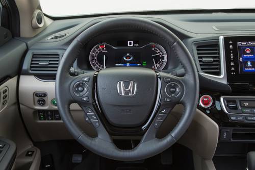 2017 Honda Ridgeline RTL-E Crew Cab Pickup Steering Wheel Detail