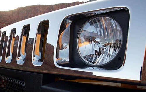 2004 HUMMER H2 Headlight Detail