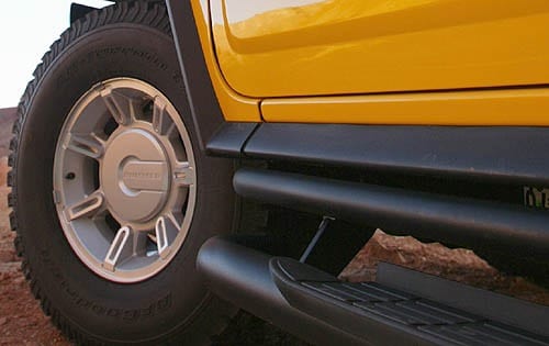 2004 HUMMER H2 Wheel Detail