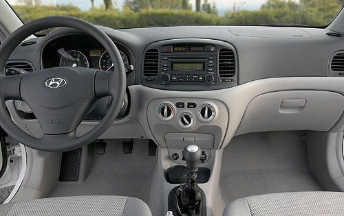 2007 Hyundai Accent SE Interior