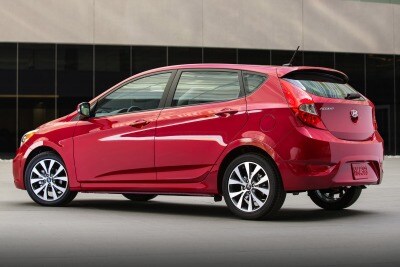2016 Hyundai Accent Hatchback Review Edmunds 2016 Hyundai Accent Sport 4dr Hatchback Exterior Shown