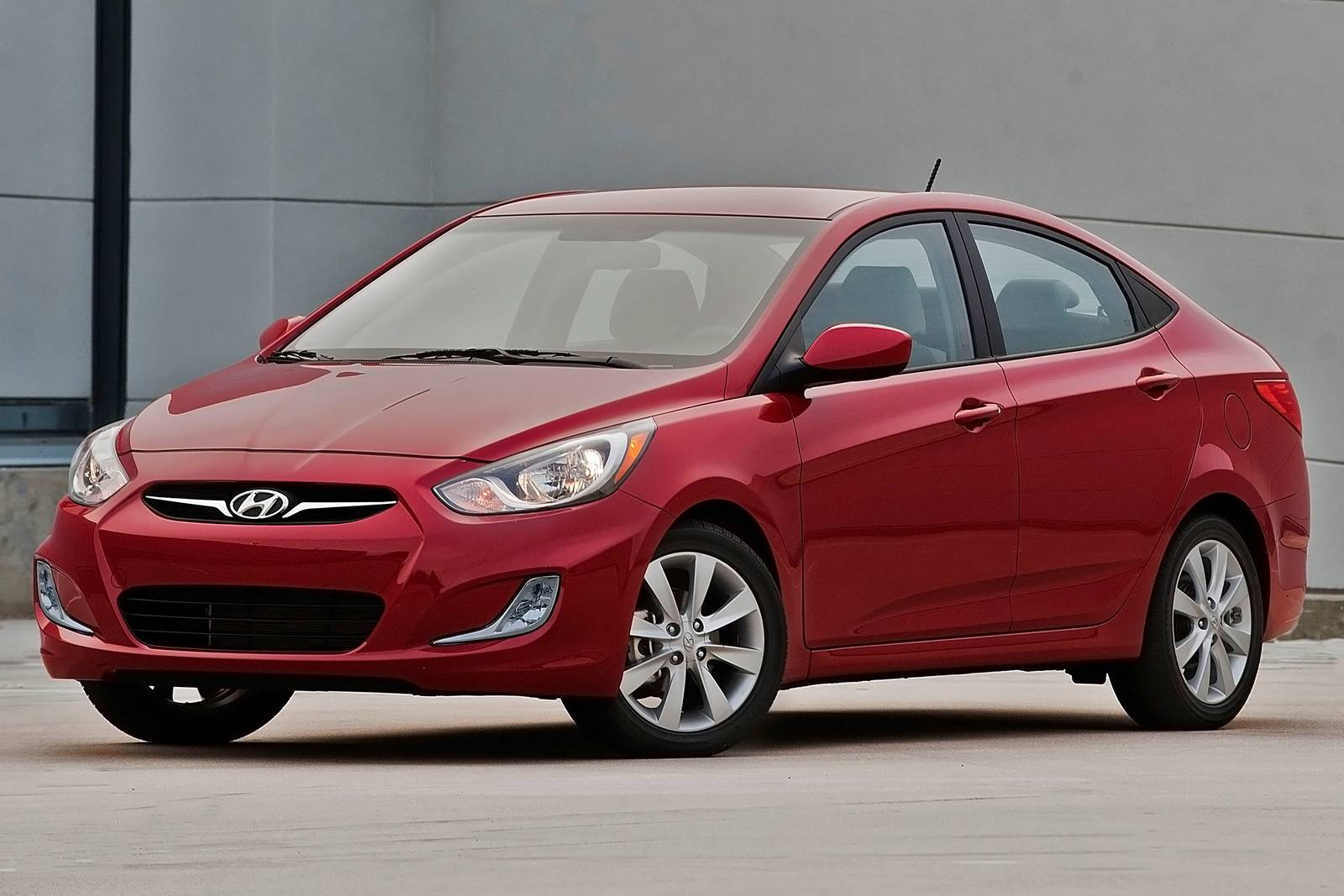 Used 2017 Hyundai Accent SE Hatchback Review & Ratings | Edmunds