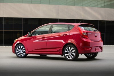 2017 Hyundai Accent Sport Hatchback Review Ratings Edmunds 2017 Hyundai Accent Sport 4dr Hatchback Exterior Shown