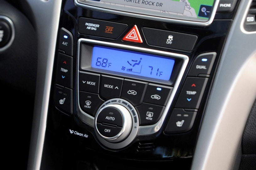 2015 Hyundai Elantra GT Pictures 100 Photos Edmunds