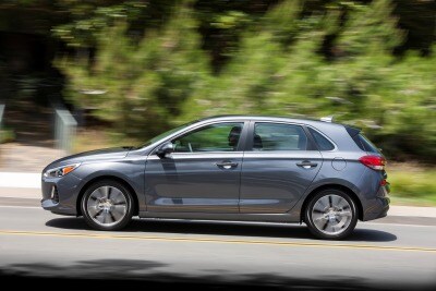 2018 Hyundai Elantra Gt Sport Hatchback Review Ratings Edmunds