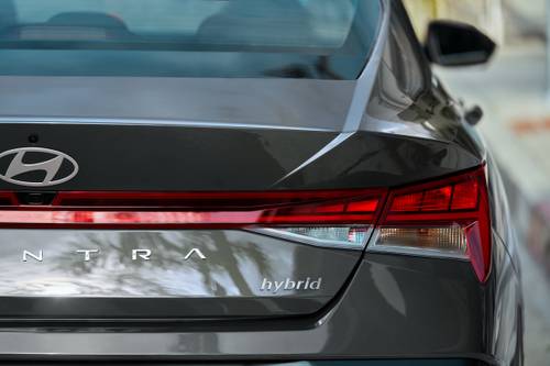 2024 Hyundai Elantra Hybrid Limited Sedan Rear Badge