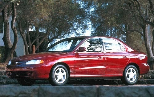 1998 Hyundai Elantra 4 Dr GLS Sedan
