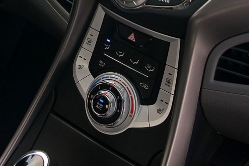 2013 Hyundai Elantra Limited Sedan Center Console
