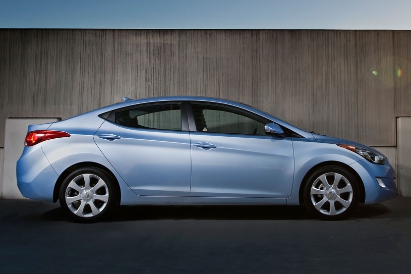 2013 Hyundai Elantra Pictures - 111 Photos | Edmunds