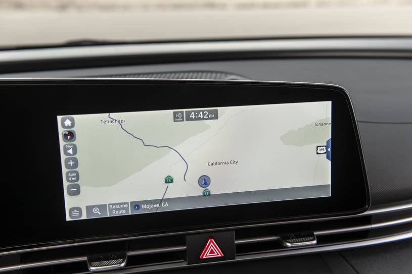 Hyundai Elantra Limited Sedan Navigation System