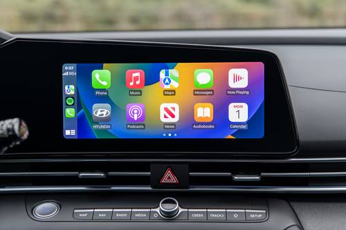 2025 Hyundai Elantra Limited Sedan Center Console