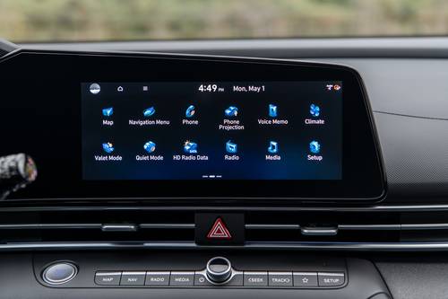 2025 Hyundai Elantra Limited Sedan Center Console