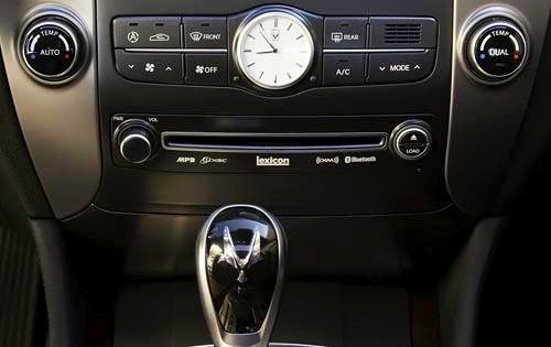 2012 Hyundai Equus Ultimate Center Console