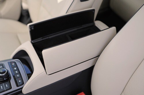 2016 Hyundai Equus Ultimate Sedan Center Console