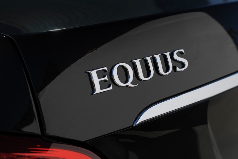 2016 Hyundai Equus Ultimate Sedan Rear Badge 2016 Hyundai Equus Ultimate Sedan Rear Badge