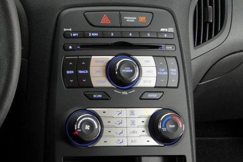 2010 Hyundai Genesis Coupe 2.0T R-Spec Coupe Center Console