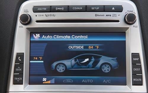 2011 Hyundai Genesis Coupe 3.8 Grand Touring Center Console