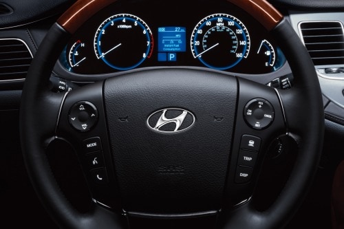 2010 Hyundai Genesis 4.6 Sedan Steering Wheel Detail