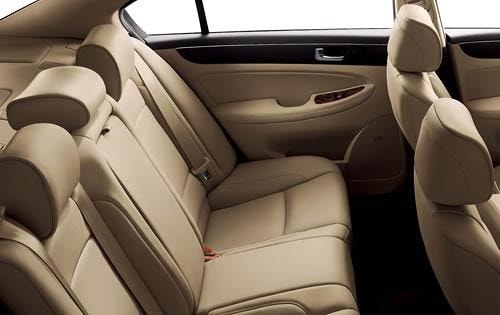 2011 Hyundai Genesis 3.8 Rear Interior