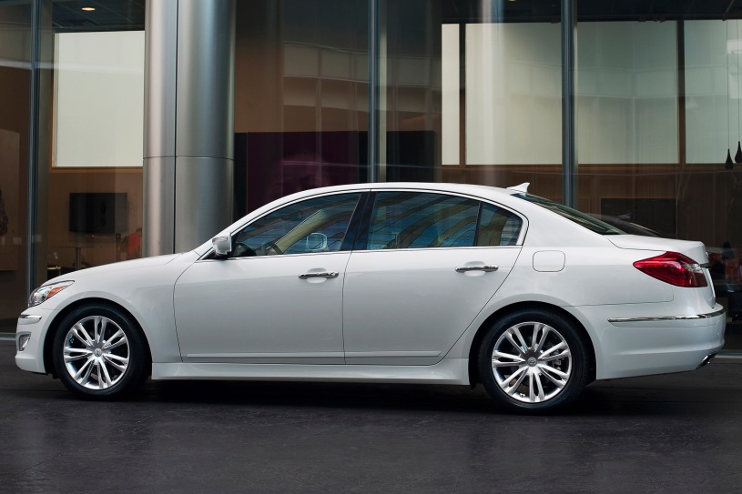 2013 Hyundai Genesis Pictures - 106 Photos | Edmunds