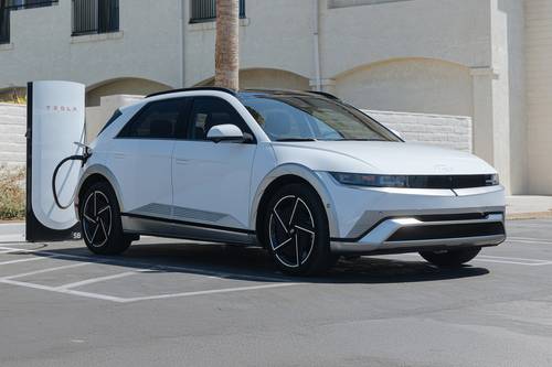 2025 Hyundai IONIQ 5 Limited 4dr SUV Exterior Shown