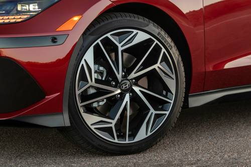Hyundai IONIQ 6 Limited Sedan Wheel