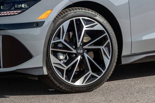 Hyundai IONIQ 6 Limited Sedan Wheel