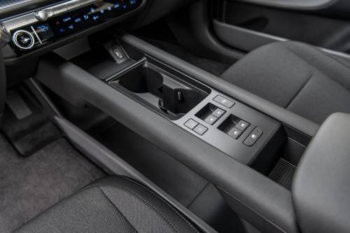 Hyundai IONIQ 6 SE Sedan Aux Controls