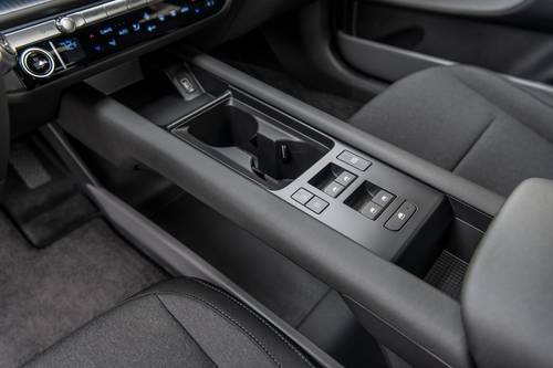 2025 Hyundai IONIQ 6 SE Sedan Aux Controls