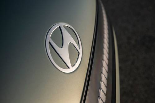 2026 Hyundai IONIQ 9 Performance Calligraphy Design 4dr SUV Front Badge
