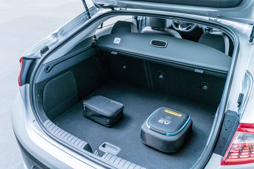 Hyundai Ioniq Electric Limited 4dr Hatchback Cargo Area