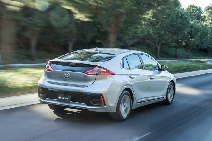 Best Electric Cars Top Rated Evs For 2019 Edmunds 2019 Hyundai Ioniq Electric Action Rear 3 4