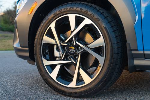Hyundai Kona Limited 4dr SUV Wheel