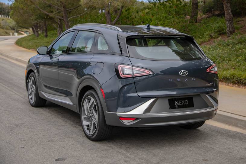2022 Hyundai NEXO Pictures - 152 Photos | Edmunds